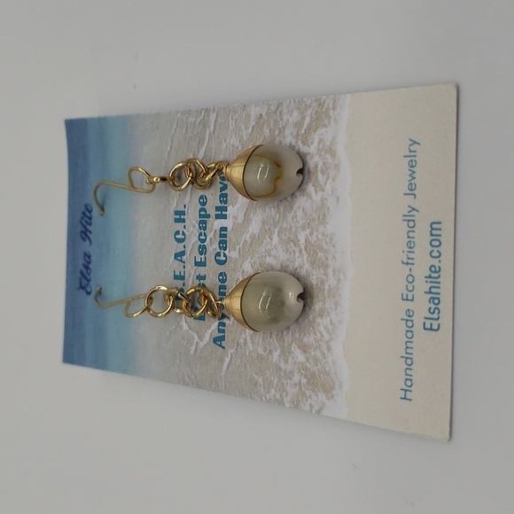217- Shell Wire Wrapped Handmade Women's Earrings NWT - Picture 1 of 3